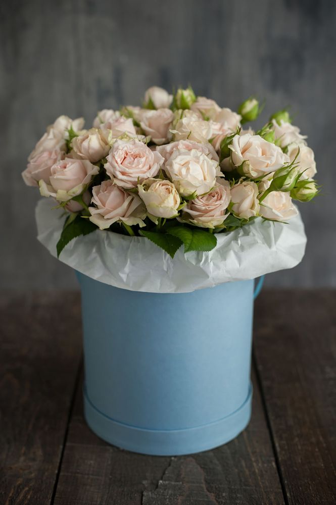 корпоративная коробка с розами для офиса в Ставрополи