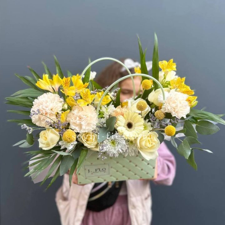 Сумочка с розами "Эпиа" в Ставрополи