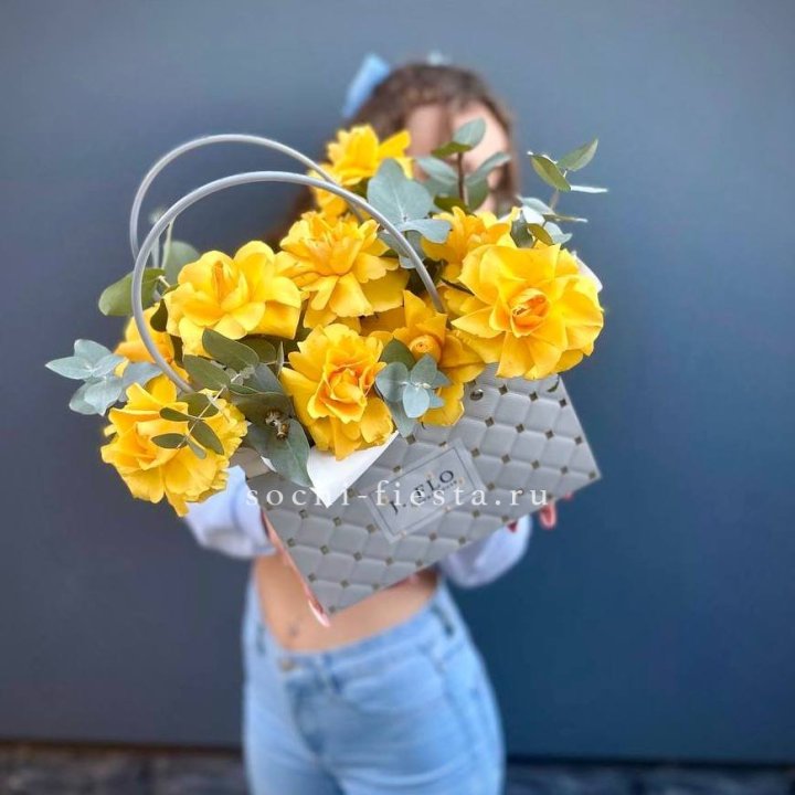 Сумочка с розами "Эдель" в Ставрополи