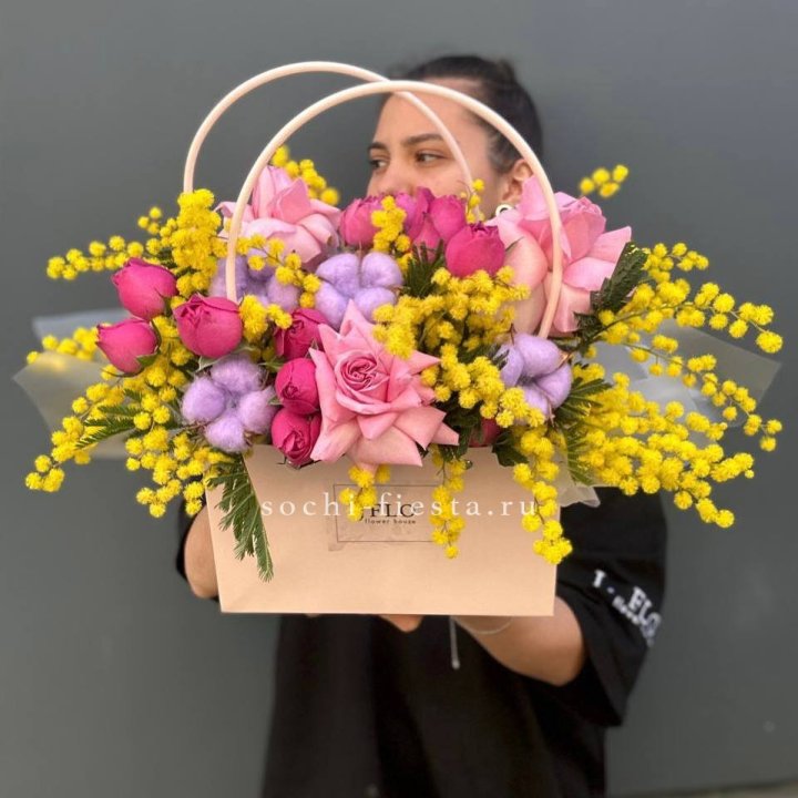 Сумочка мимозы и роз "Примавера" в Ставрополи
