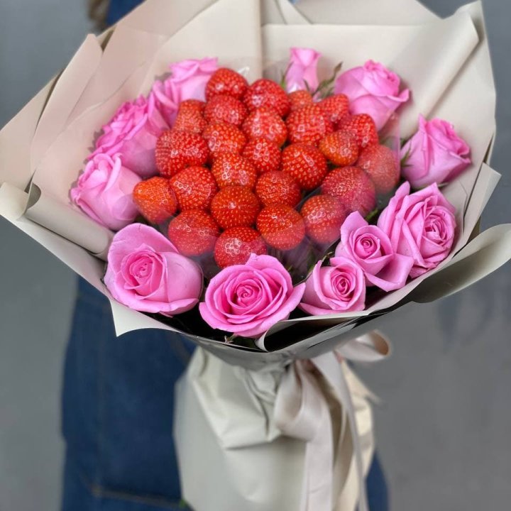 Клубника и розы в Ставрополи