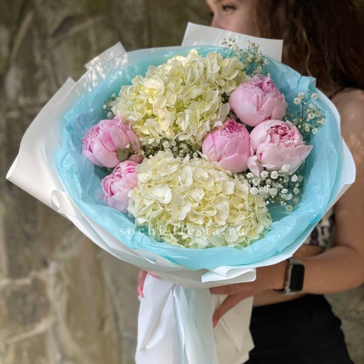 Букет с пионами "Блюсом" в Ставрополи