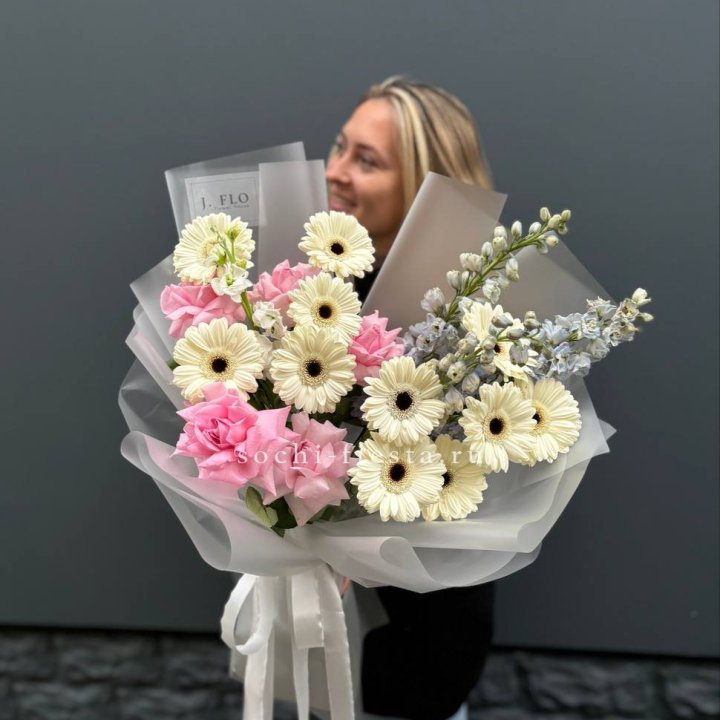 Букет роз и гербер в Ставрополи