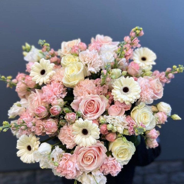 Авторский букет "Нежный" в Ставрополи