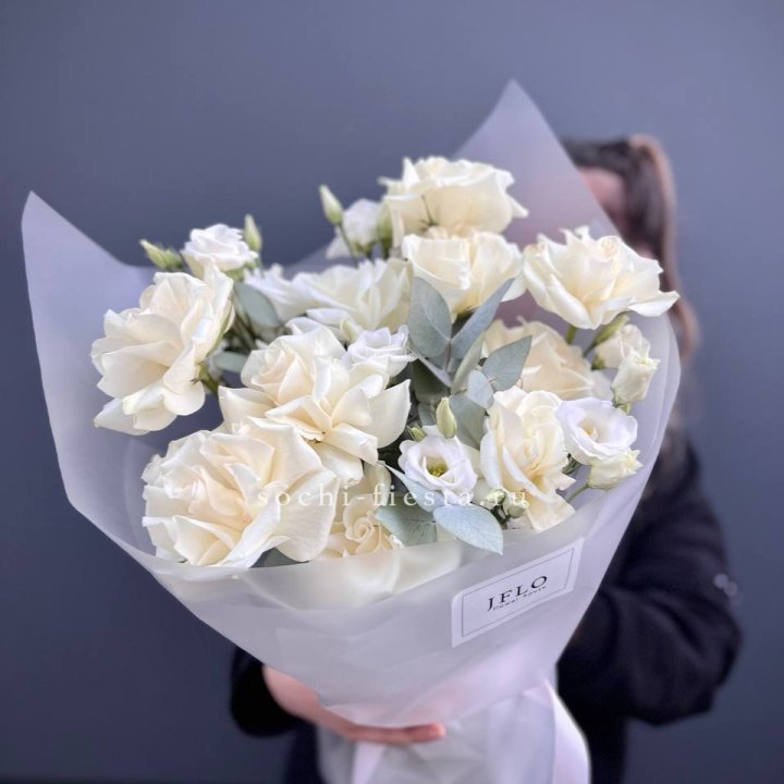 Букет французских роз и эустомы  в Ставрополи