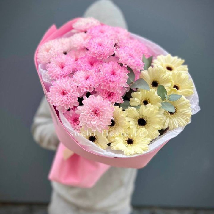 Дуо хризантем и гербер в Ставрополи