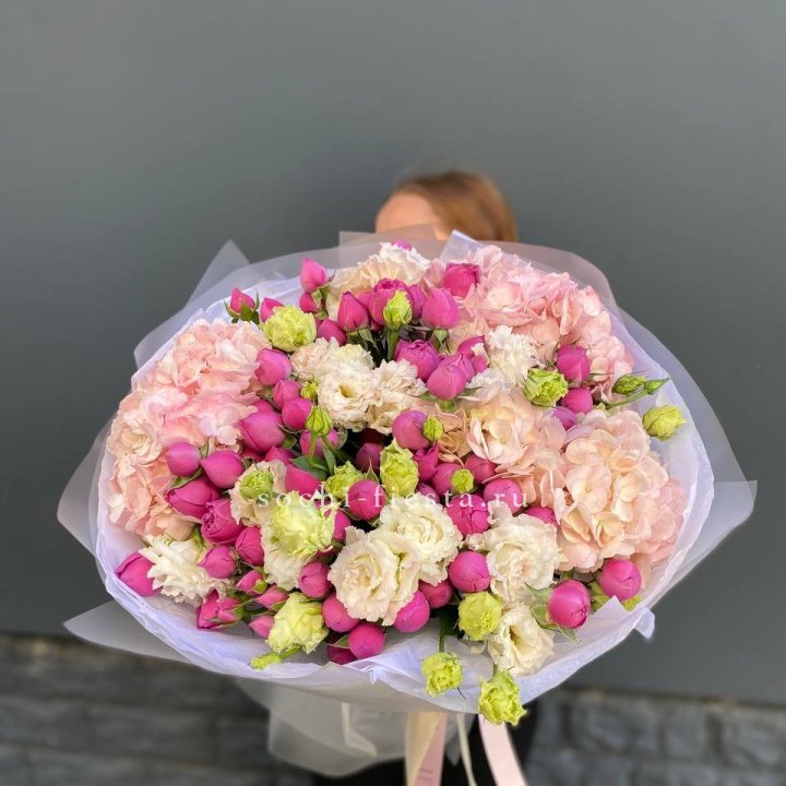  Букет  гортензий и Мисти в Ставрополи