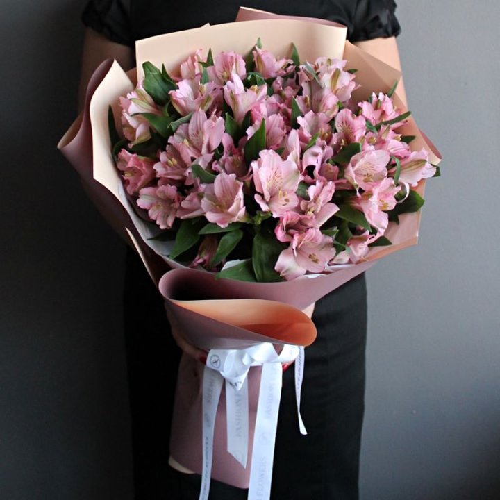 Букет розовых альстромерий в Ставрополи