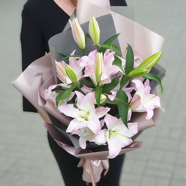 Букет розовых лилий в Ставрополи