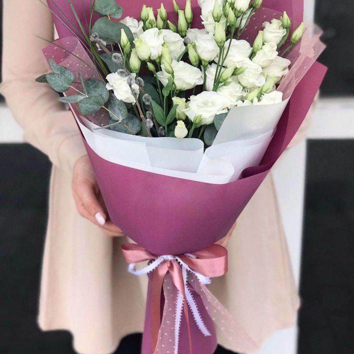 Эустомы с эвкалиптом в Ставрополи