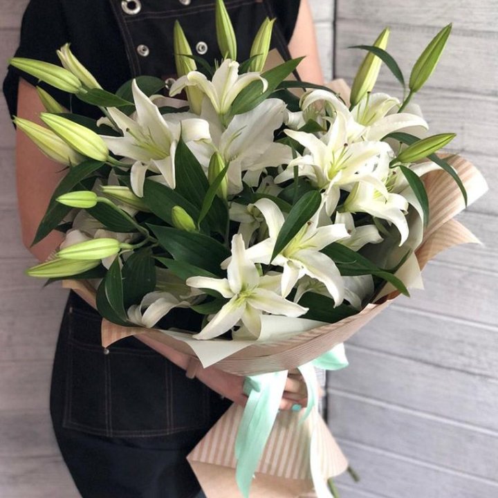 Букет белых лилий в Ставрополи