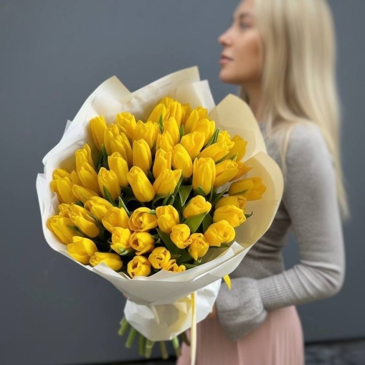 51 желтый тюльпан в Ставрополи