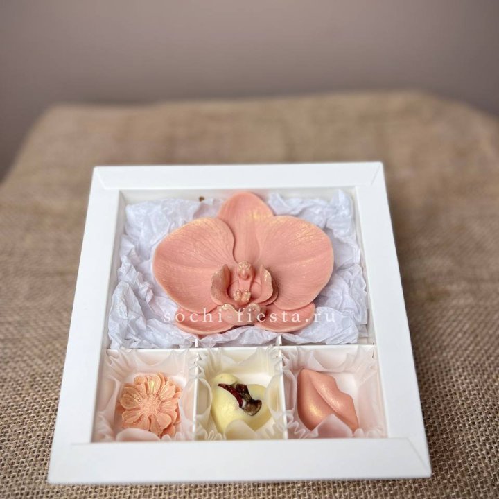 Конфеты из шоколада с Орхидеей в Ставрополи