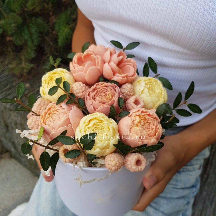 Шоколадный букет с ягодами в Ставрополи