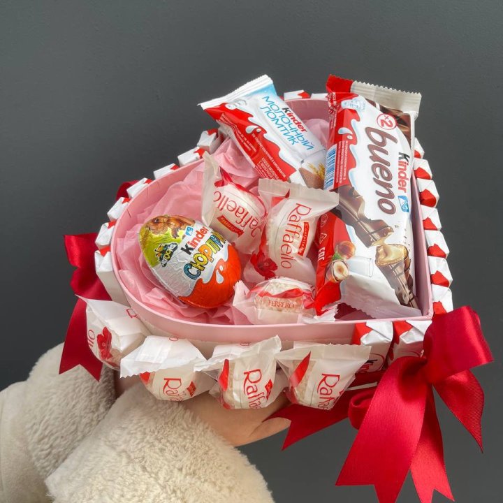 Бокс киндерами и раффаэлло в Ставрополи