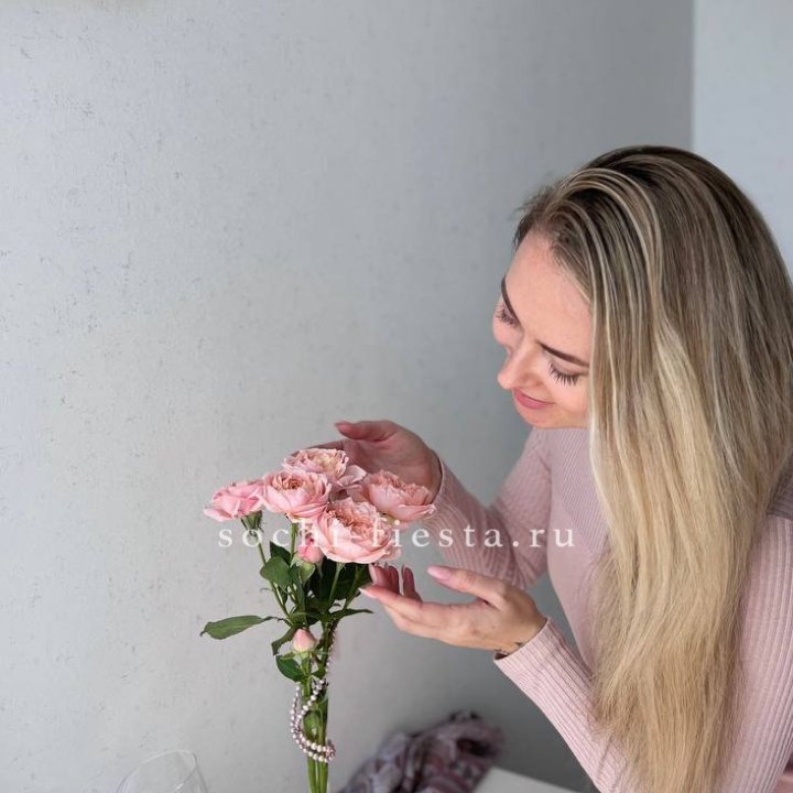 Цветочная подписка "Пакет маленький" в Ставрополи