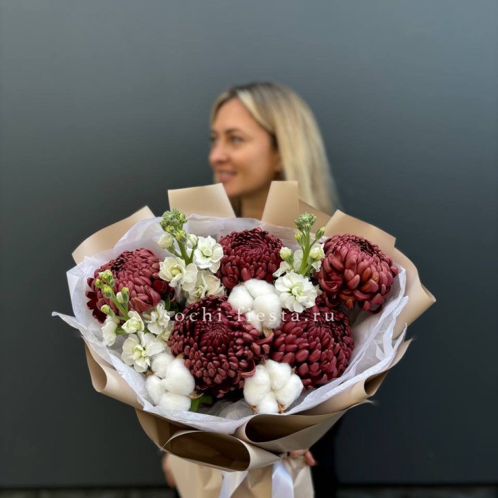 Хризантемы с маттиолой в Ставрополи