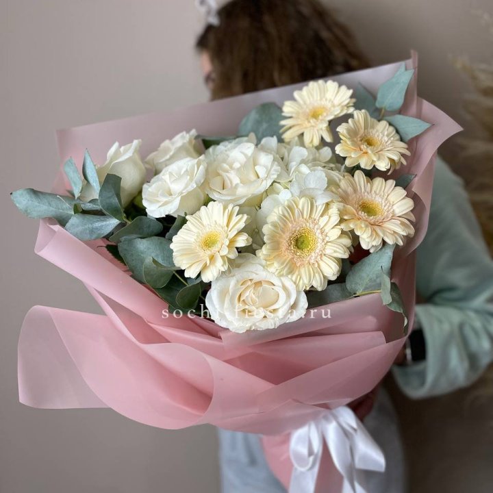 Букет роз, гортензии, гербер  в Ставрополи