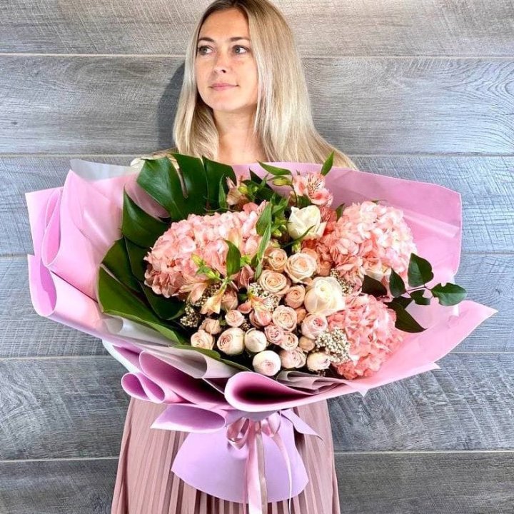 Дизайнерский букет "Валенсия-2" в Ставрополи