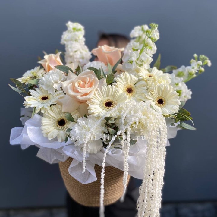 Цветы в джутовом кашпо "Валери" в Ставрополи