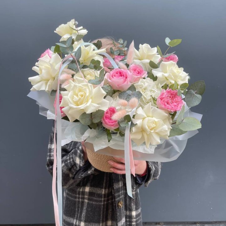 Кашпо с розами в Ставрополи