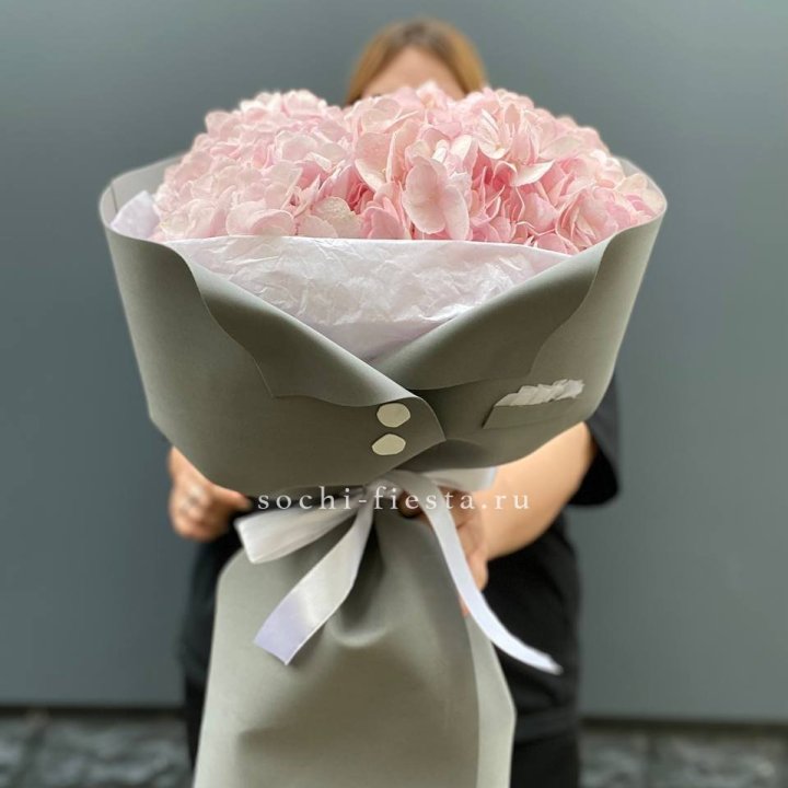  Букет  пиджачок из 5 гортензий в Ставрополи