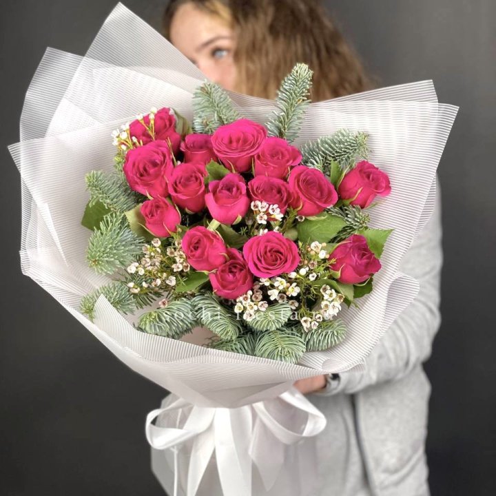Новогодний букет Елки и Розы в Ставрополи