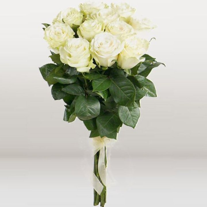 11 белых голландских роз в Ставрополи