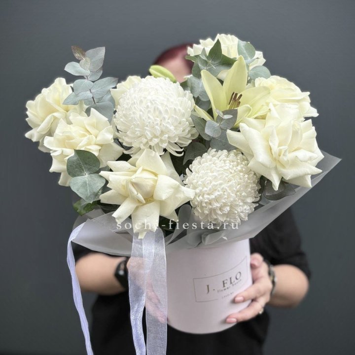 Цветы в шляпной коробке  в Ставрополи