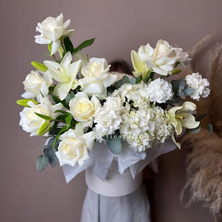 Цветочный бокс "Вайт дримс" в Ставрополи