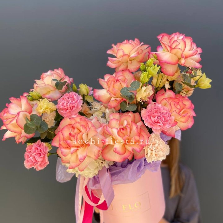 Бокс нежный с розами в Ставрополи