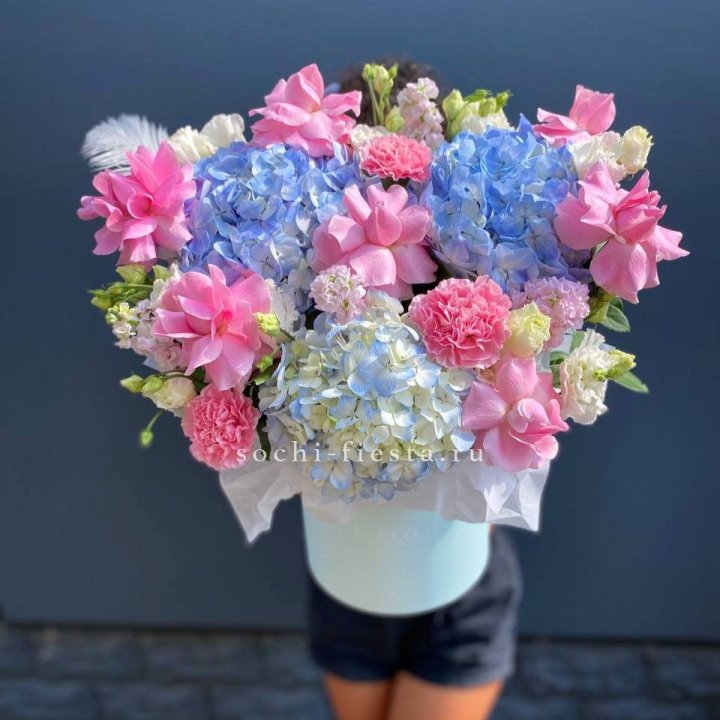 Коробка с цветами "Лемия" в Ставрополи