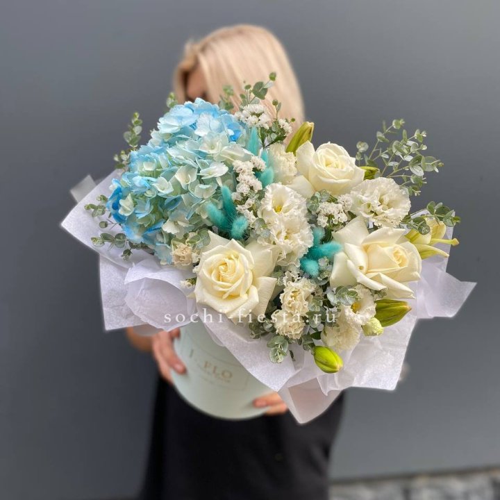 Цилиндр в голубых оттенках №1 в Ставрополи