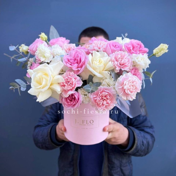 Цветочный бокс "Памела" в Ставрополи
