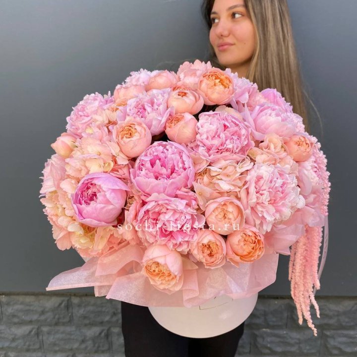 Коробка с пионами "Дабл фловер" в Ставрополи