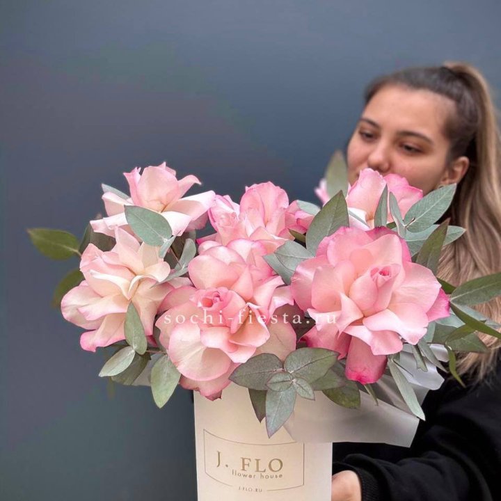 7 Французских роз в боксе в Ставрополи