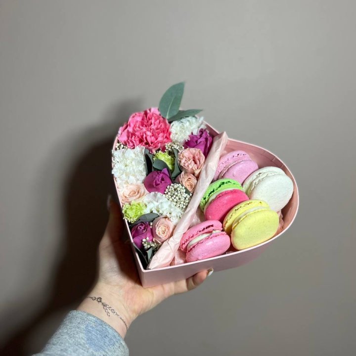 Дуо цветы и макаронсы в Ставрополи