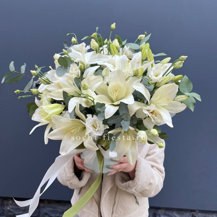 Бокс лилий и эустомы в Ставрополи