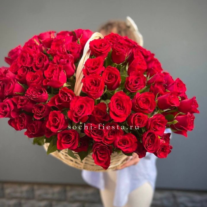 121 красная роза в корзине   в Ставрополи