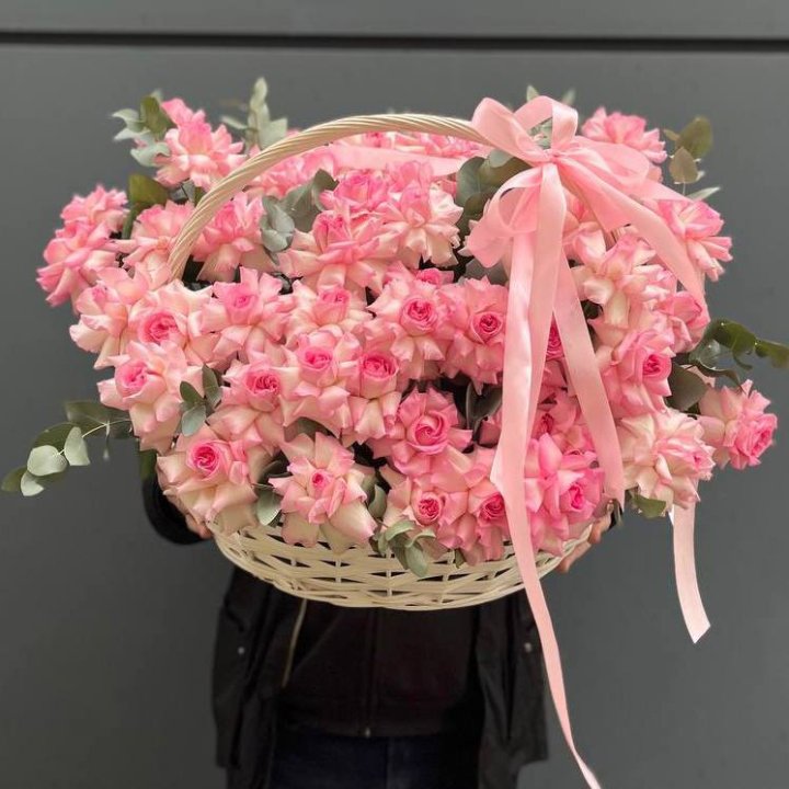 51 розовая роза в корзине в Ставрополи