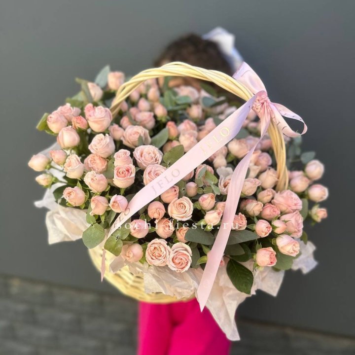 Корзина кустовых пионовидных роз в Ставрополи