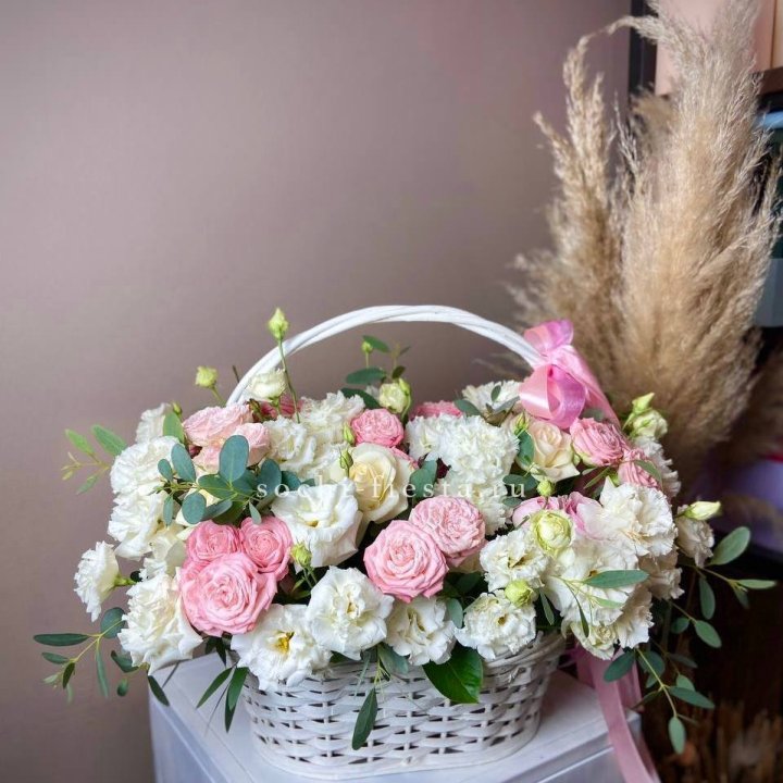 Цветочная корзина "Пинки вайт" в Ставрополи