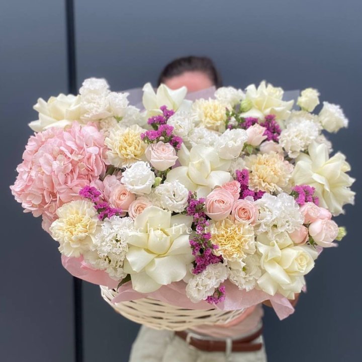 Корзина "Воздушная нежность" в Ставрополи