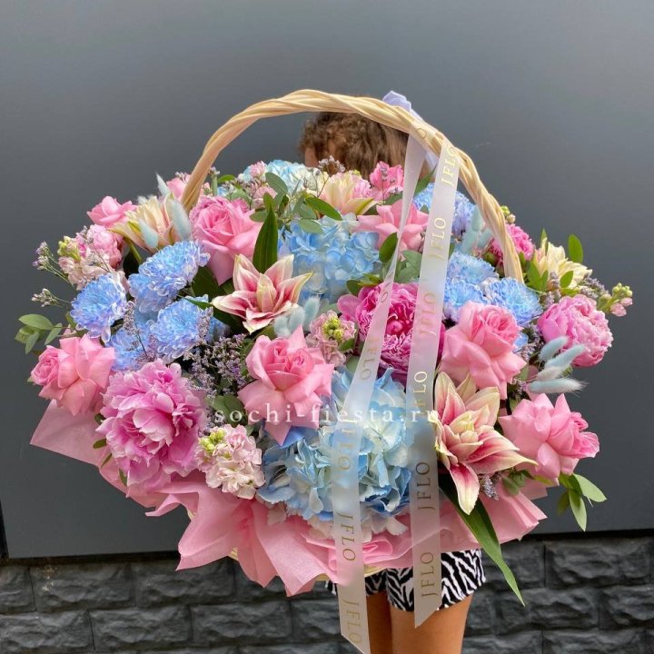 Яркая корзина "Летнее настроение" в Ставрополи