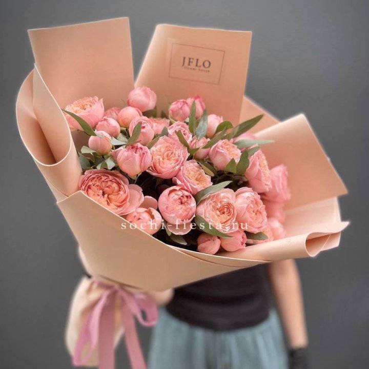 Букет из 9 кустовых роз Джульетта в Ставрополи