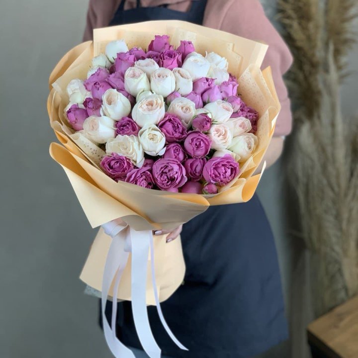 Букет кустовых роз Джулиана в Ставрополи