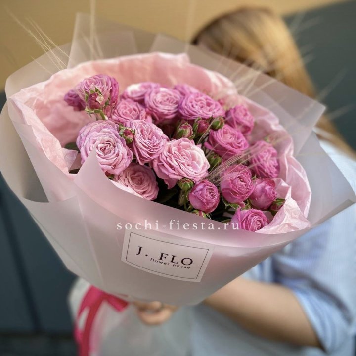 Пионовидные розы Мадам Бомбастик Pink в Ставрополи