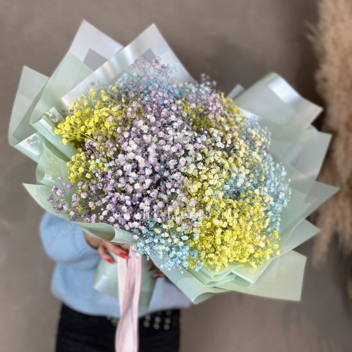 Букет радужных гипсофил в Ставрополи