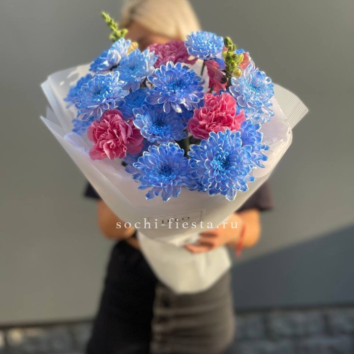 Букет сборный с хризантемой в Ставрополи