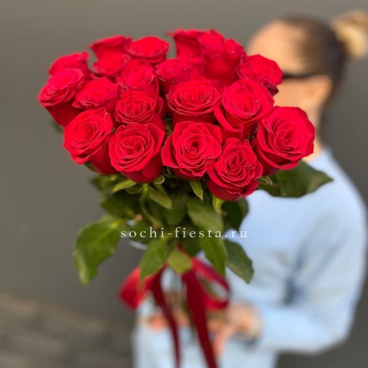 19 красных роз в Ставрополи